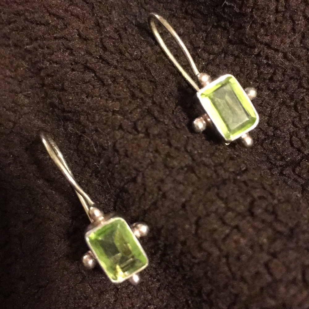 ☘️Genuine peridot in 925 sterling silver setting